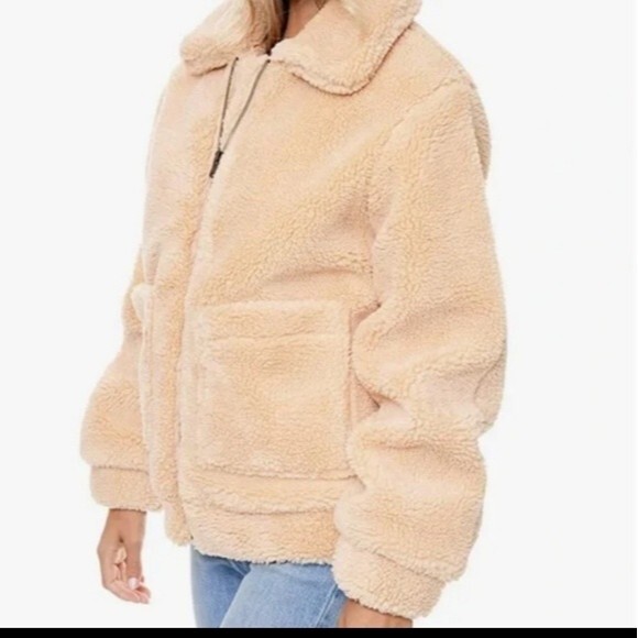 Elodie Sherpa Teddy Jacket. Size Small. Tan, Long sleeve. Zipper Closure - Picture 4 of 7